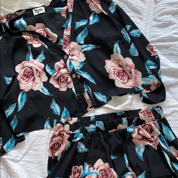 Show me your MuMu two piece - Picture 2 of 9